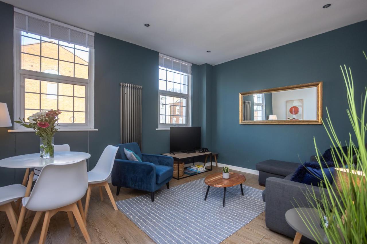 Modern Apartment Within City Walls, Parking Chester Eksteriør billede
