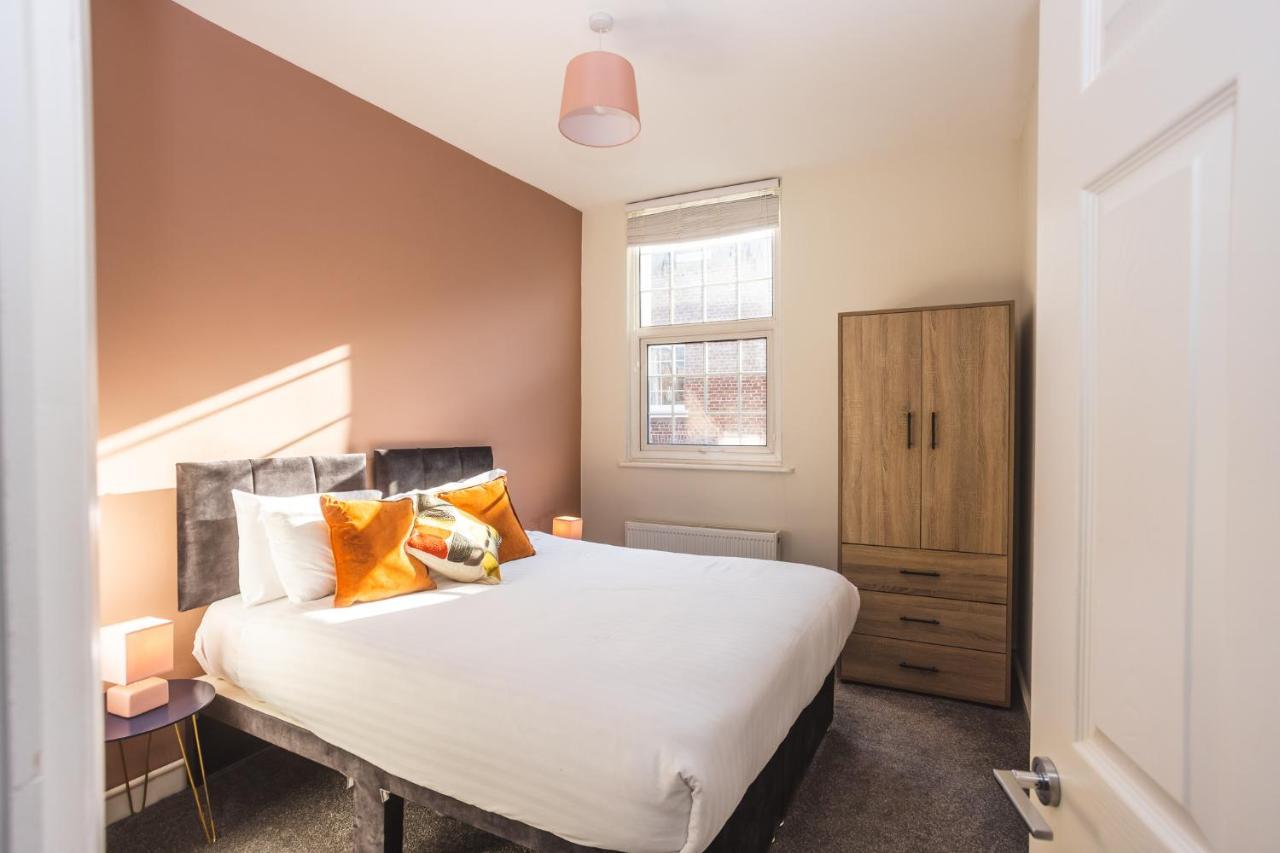 Modern Apartment Within City Walls, Parking Chester Eksteriør billede